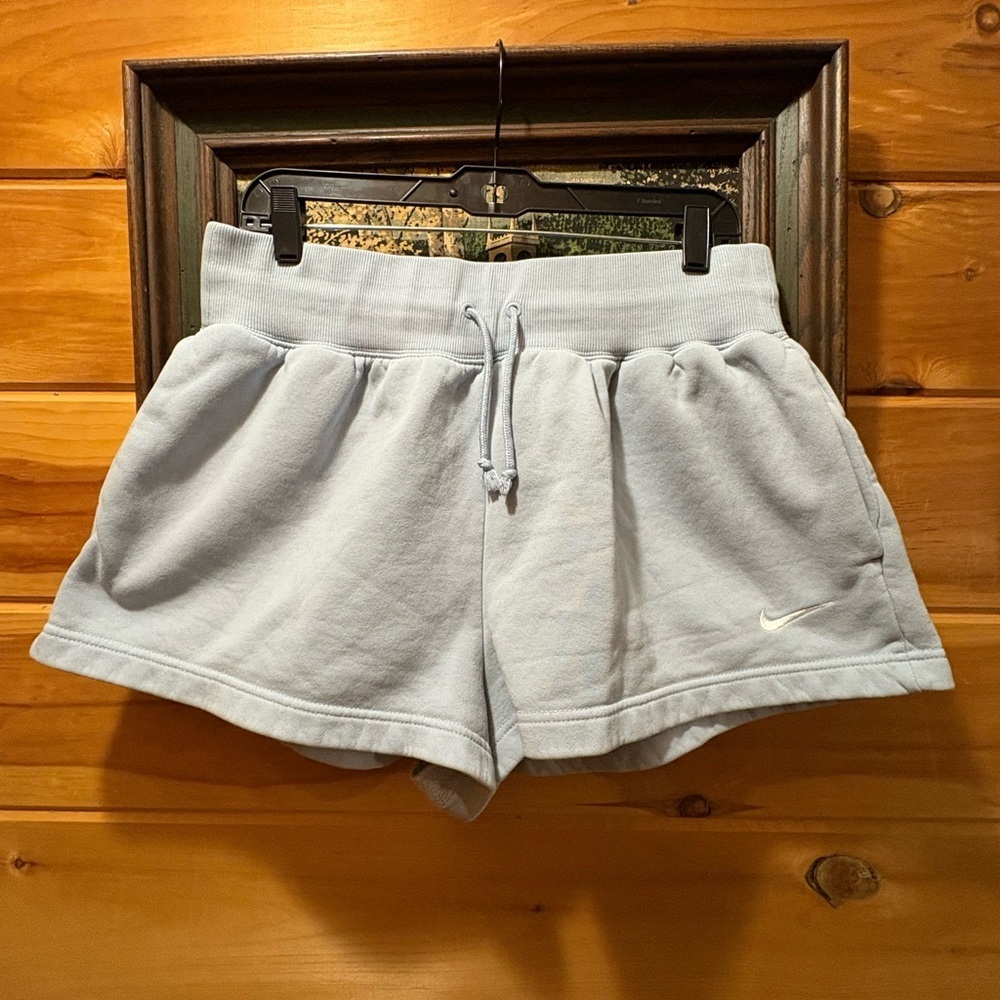 Nike Women's Athletic Shorts in Light Blue. Front pockets with white check Sz L